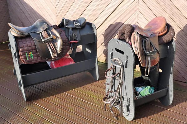 SADDLE STAND